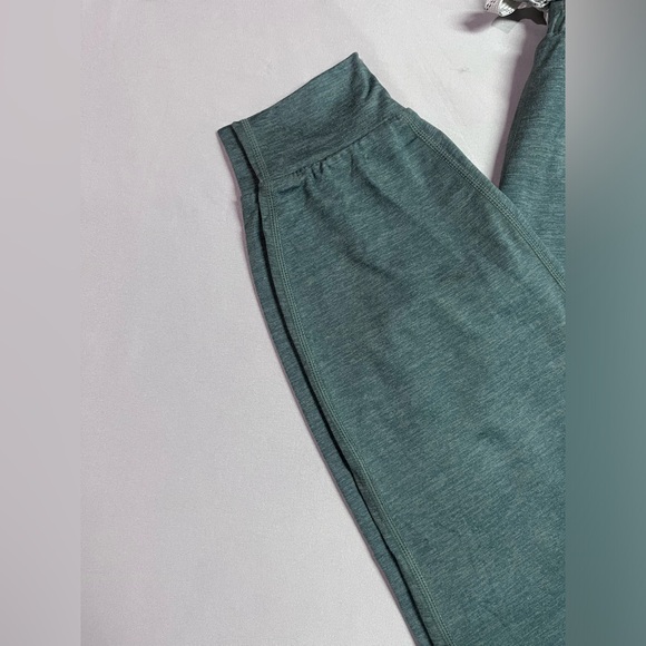 Kirkland Signature Green Joggers NWT Size XS - Picture 4 of 6